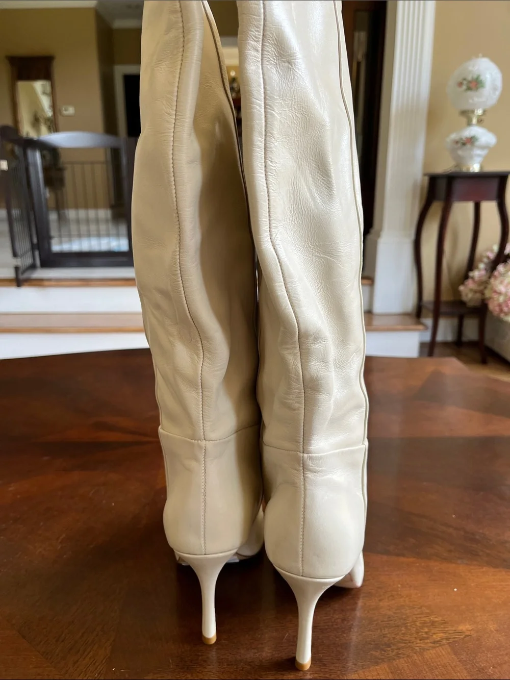 Larroude elegant knee